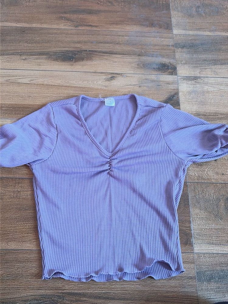 Cute Lavender Ribbed Ruched Top