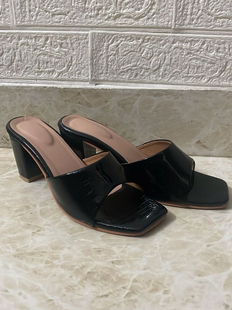 Stylish Black Block Heel Sandals