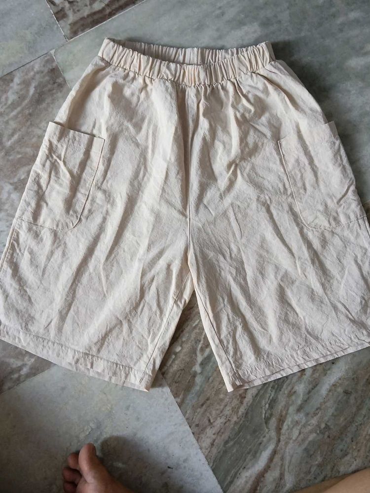 Comfortable Beige Cargo Shorts