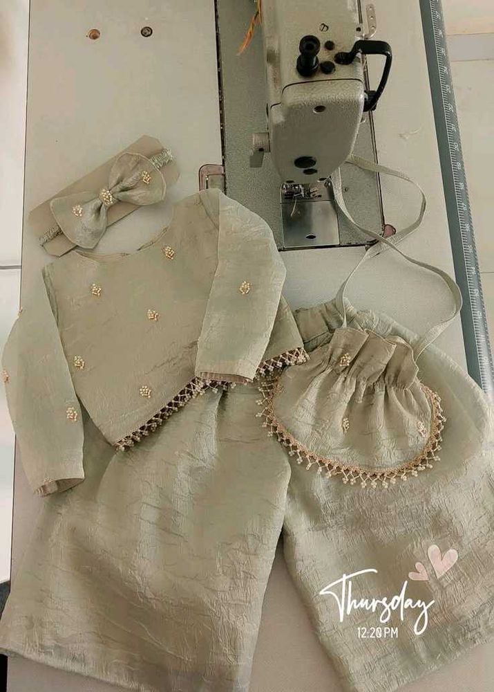 Beautiful Ethnic Kurta Set with Accessories