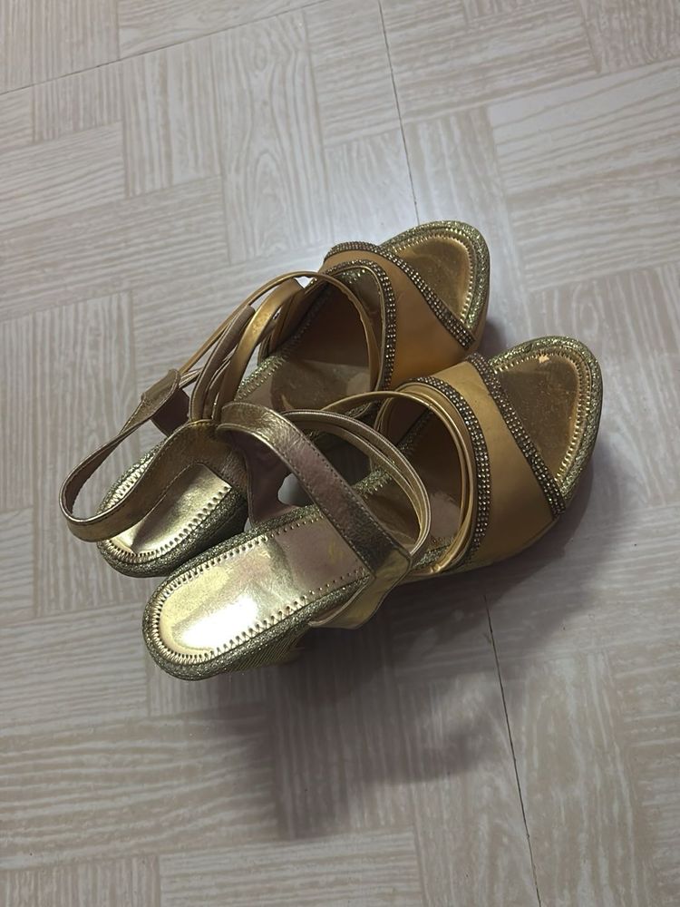 Elegant Gold Wedge Sandals