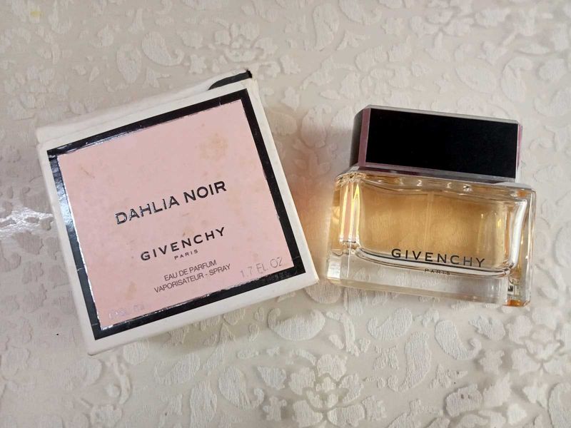 Givenchy Dahlia Noir Eau de Parfum