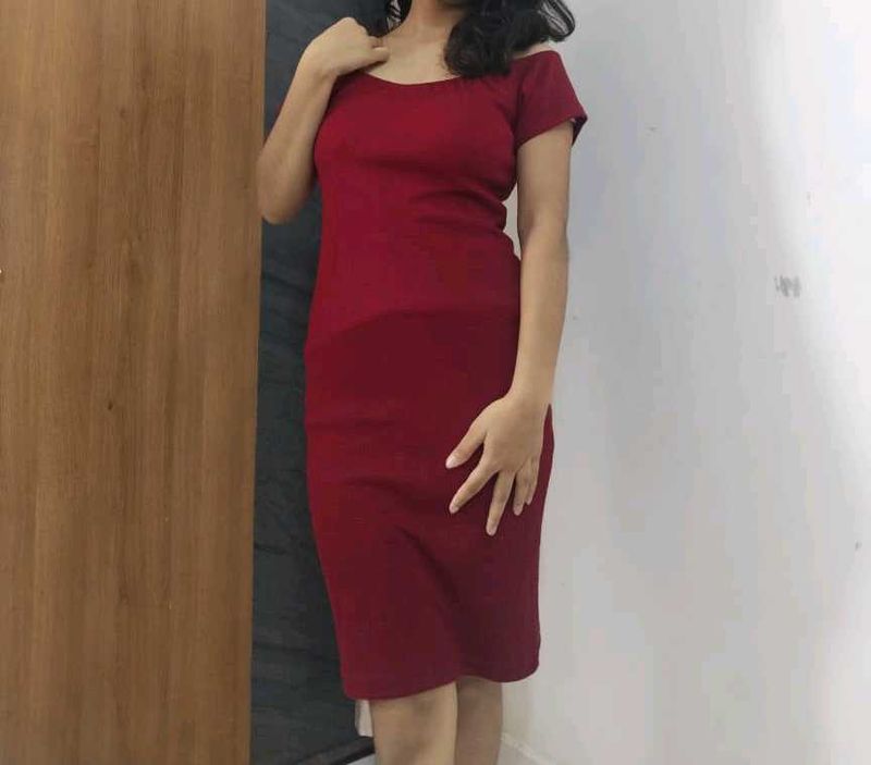 Maroon Off-Shoulder Bodycon Dress