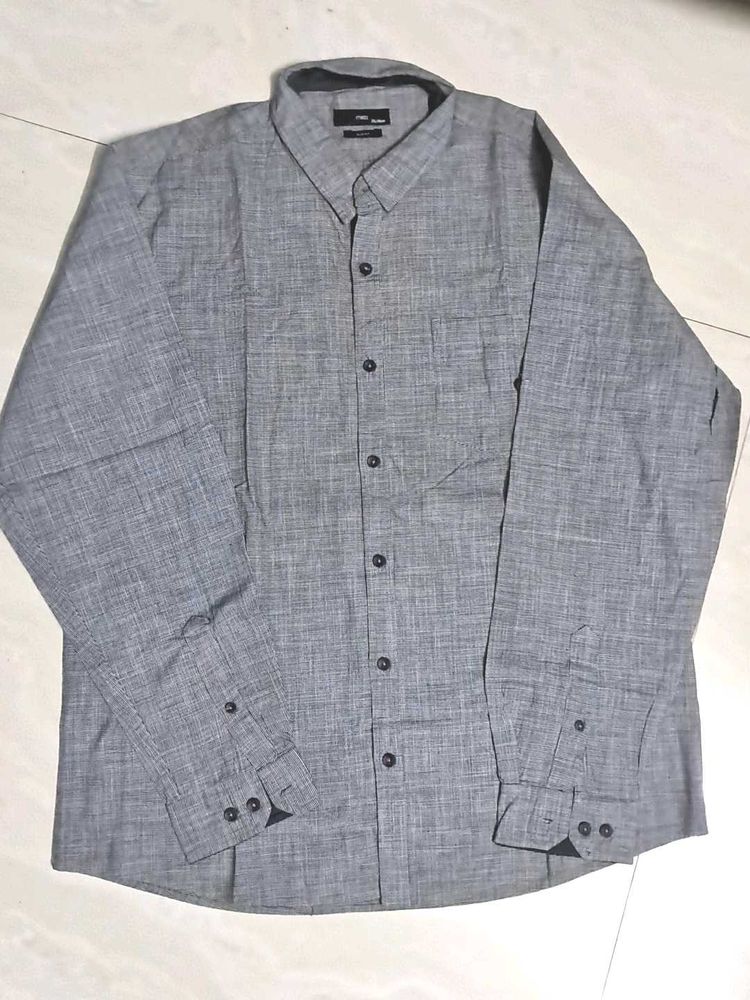 Gray Long Sleeve Button-Down Shirt
