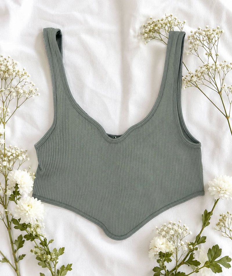 Ribbed V-Neck Cropped Tank Top for gym wear