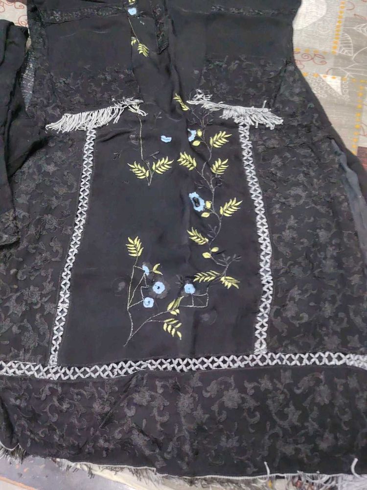 Elegant Black Embroidered Kurta Set