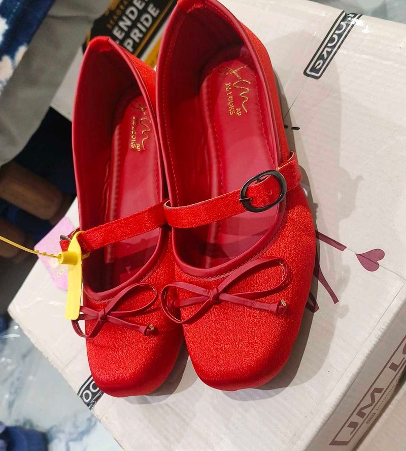 Stunning Red mary jane shoe with Bows