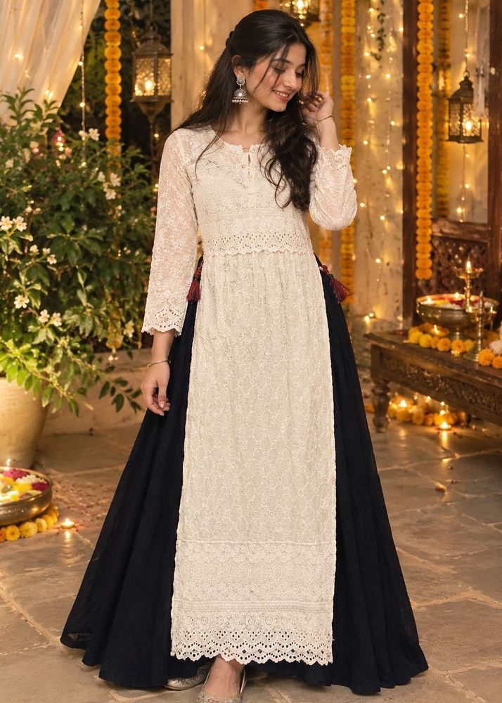 🚨SALE🚨Elegant Chikankari Kurta Set