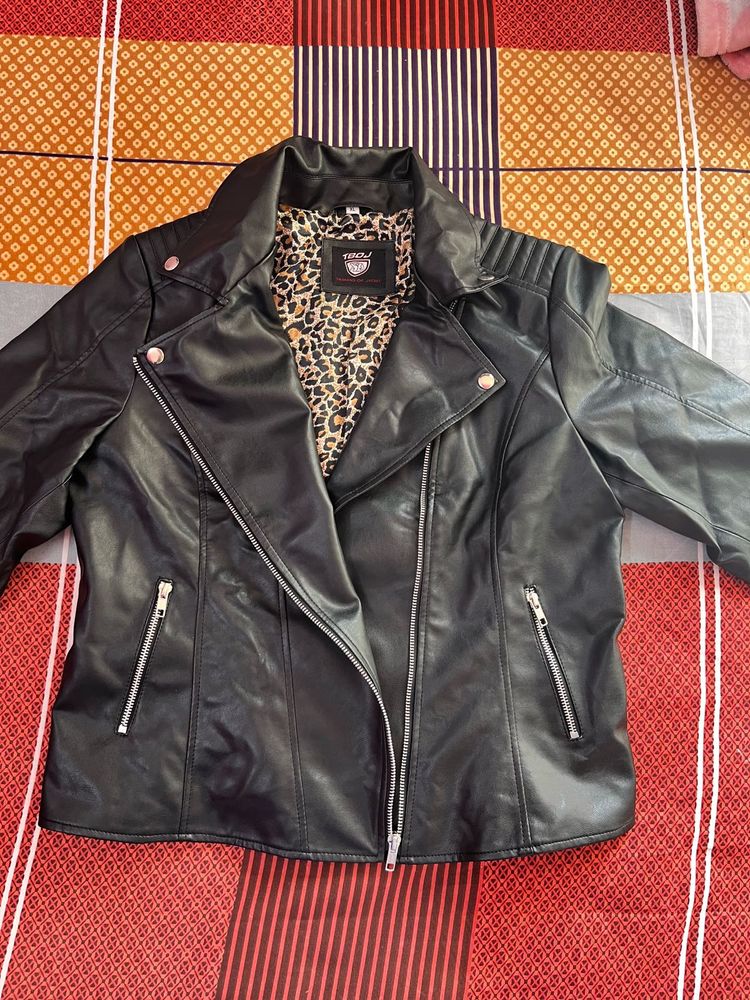 Women Lapel Collar Black Leather Jacket