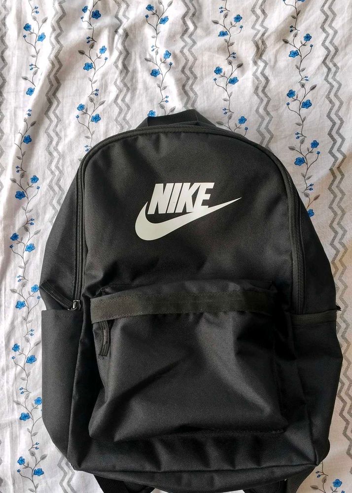 Nike Heritage Backpack 25 L