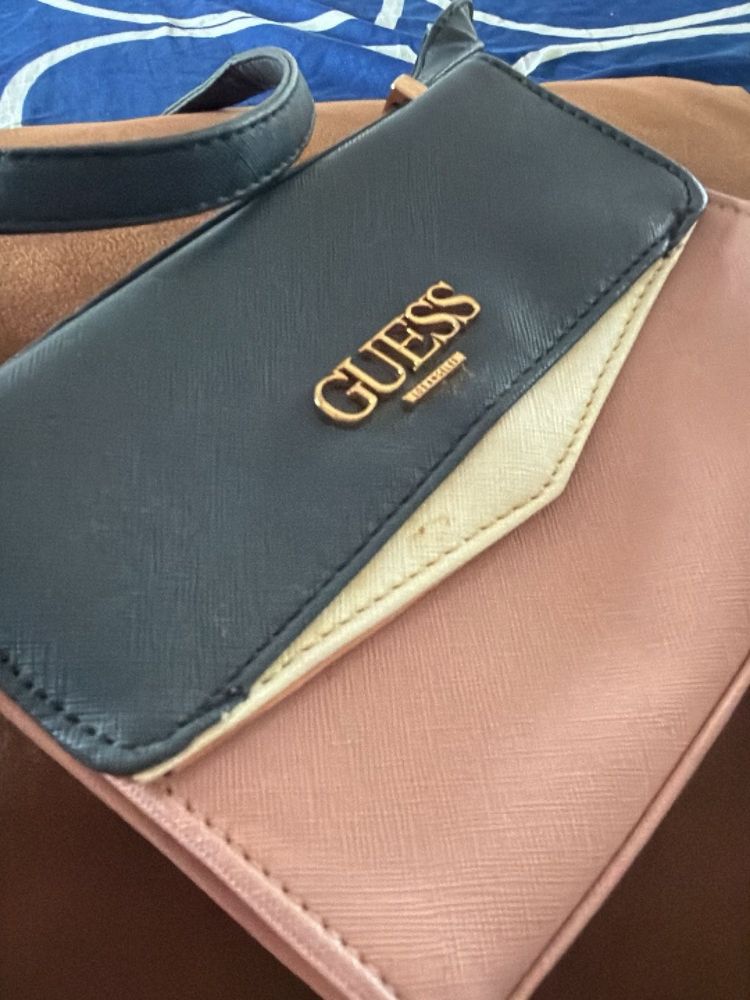 Guess Wallet - Black &amp; Pink