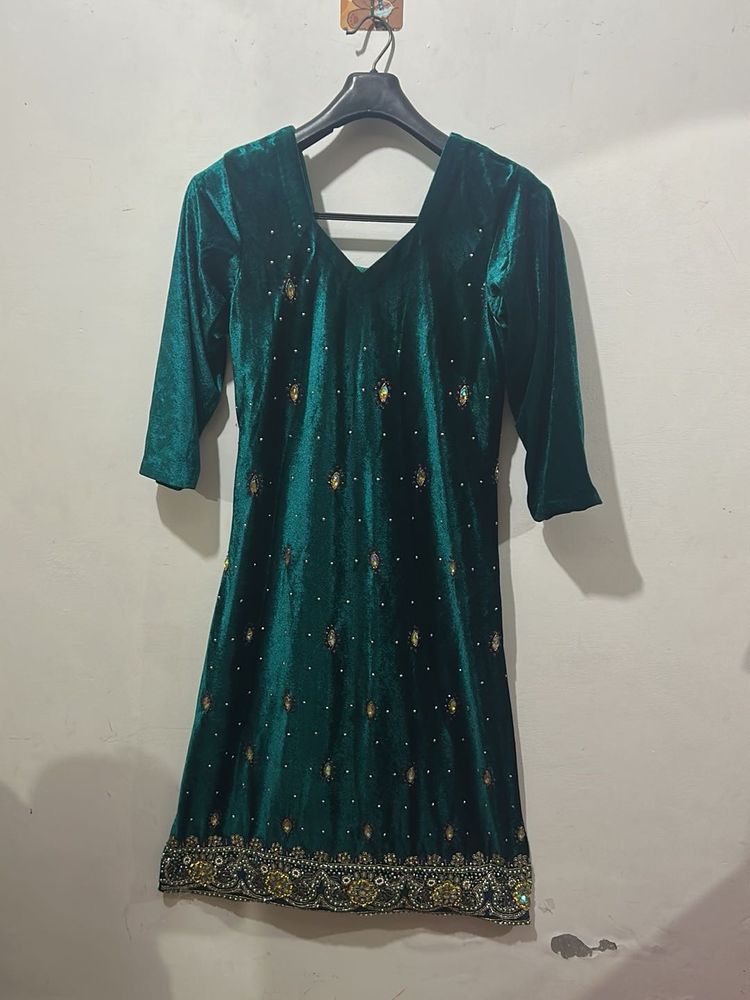 Elegant Green Velvet Kurta with Embellishments