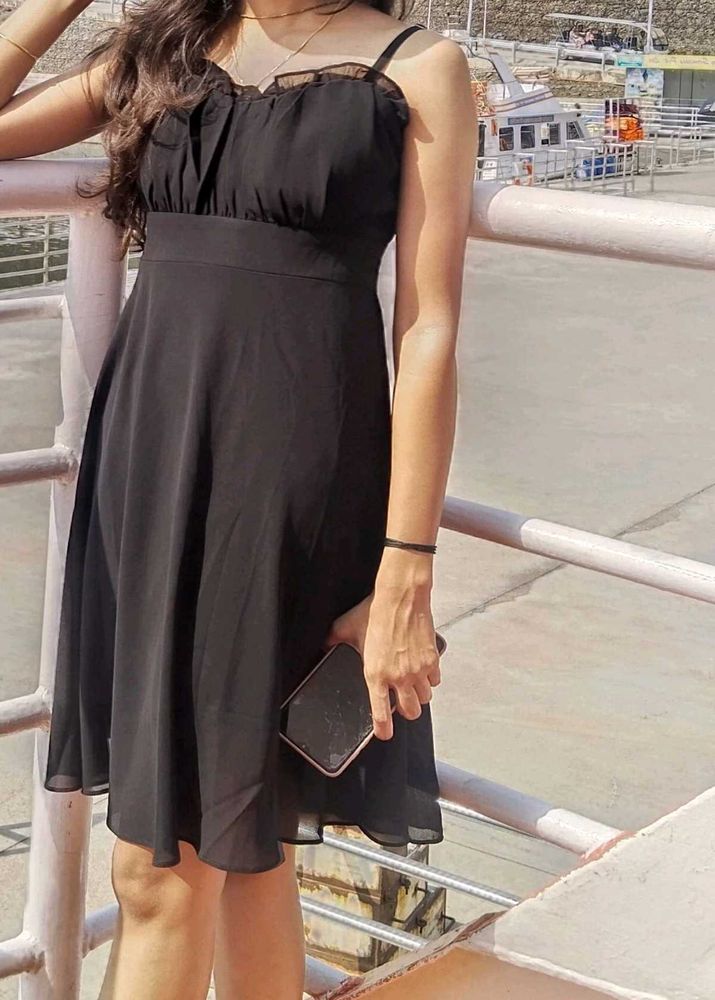 Chic Black Ruffle Strap Dress with Good condition