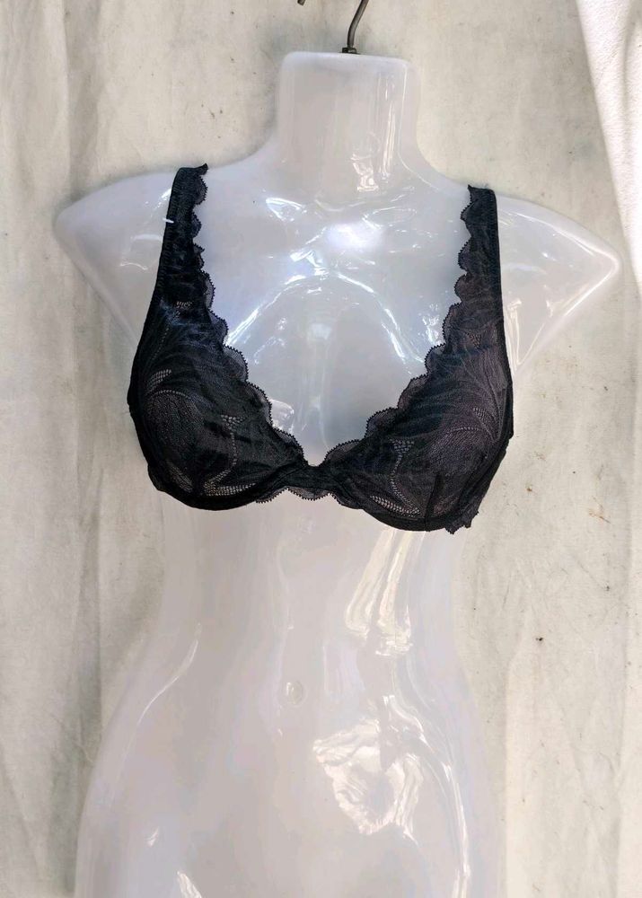 Lace Trimmed Black Bra