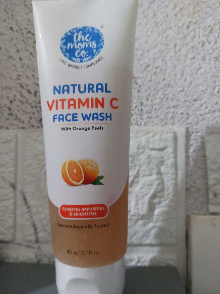 The Mom's Co Natural Vitamin C FAce Wash