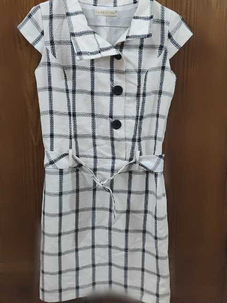 Chic Plaid Button-Up Dress