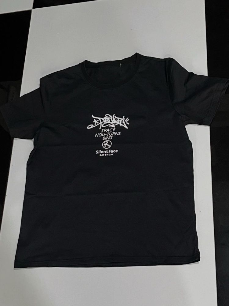 Unisex Black Graphic T-Shirt