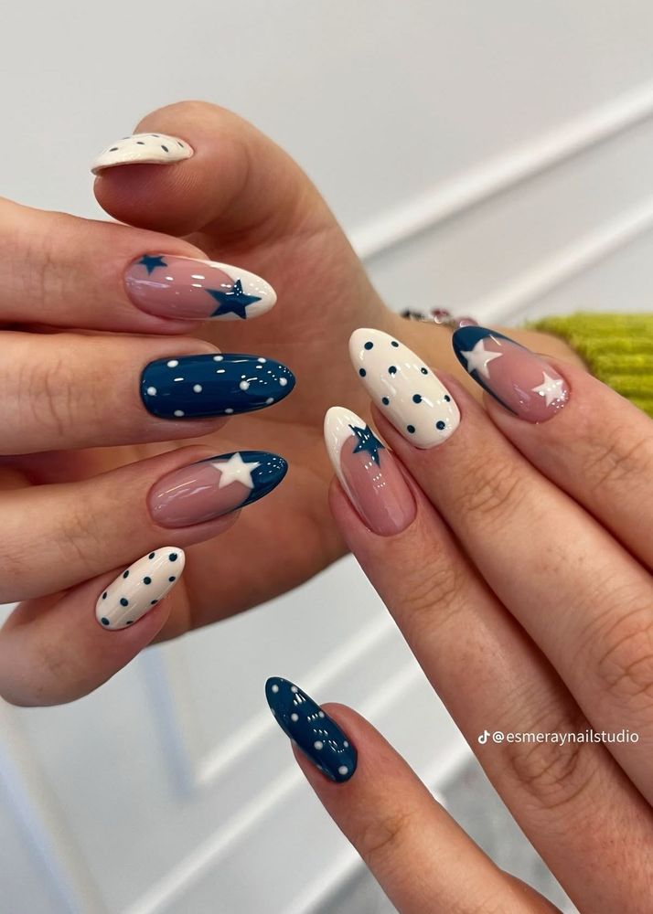 Nail Art - Stars &amp; Polka Dots