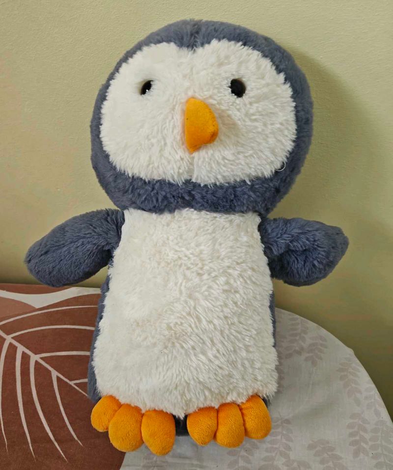 Penguin soft toy