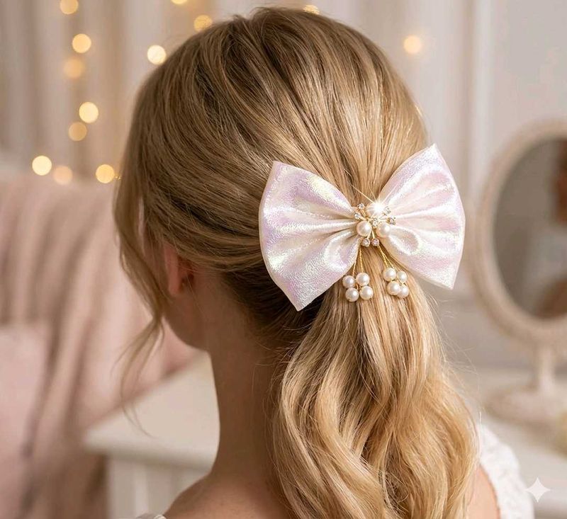 Sparkly Pearl Bow Hair Clip
