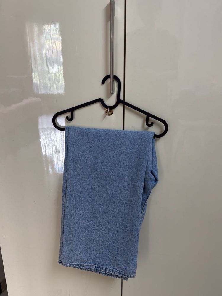 H&amp;M - Light Wash Denim Jeans