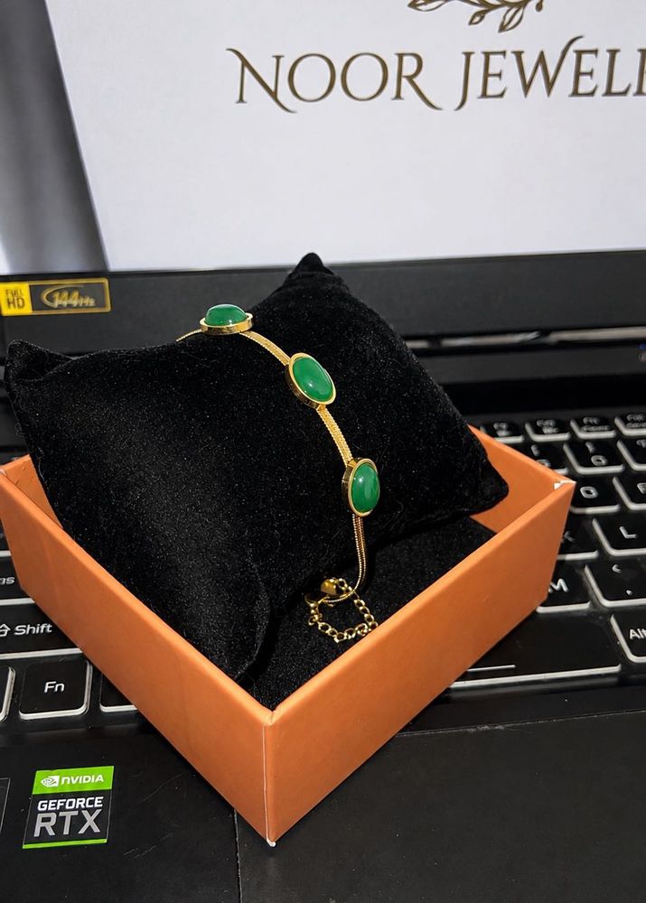 Elegant Green Stone Bracelet