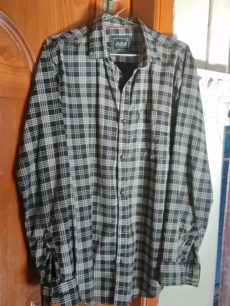 Men's Plaid Button-Up Shirt