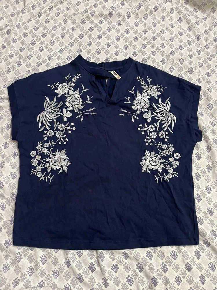 Chic Navy Embroidered T-Shirt
