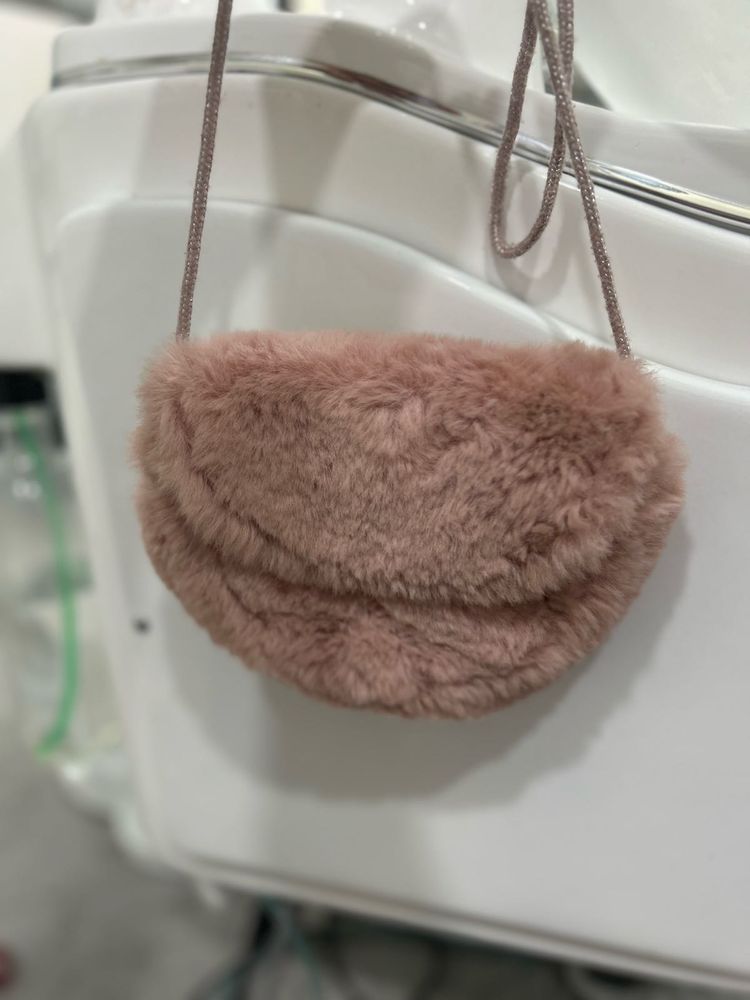 dusty pink furry sling bag