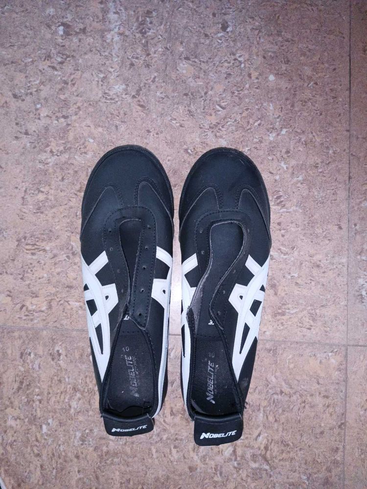 Black &amp; White Nobelite Casual Shoes