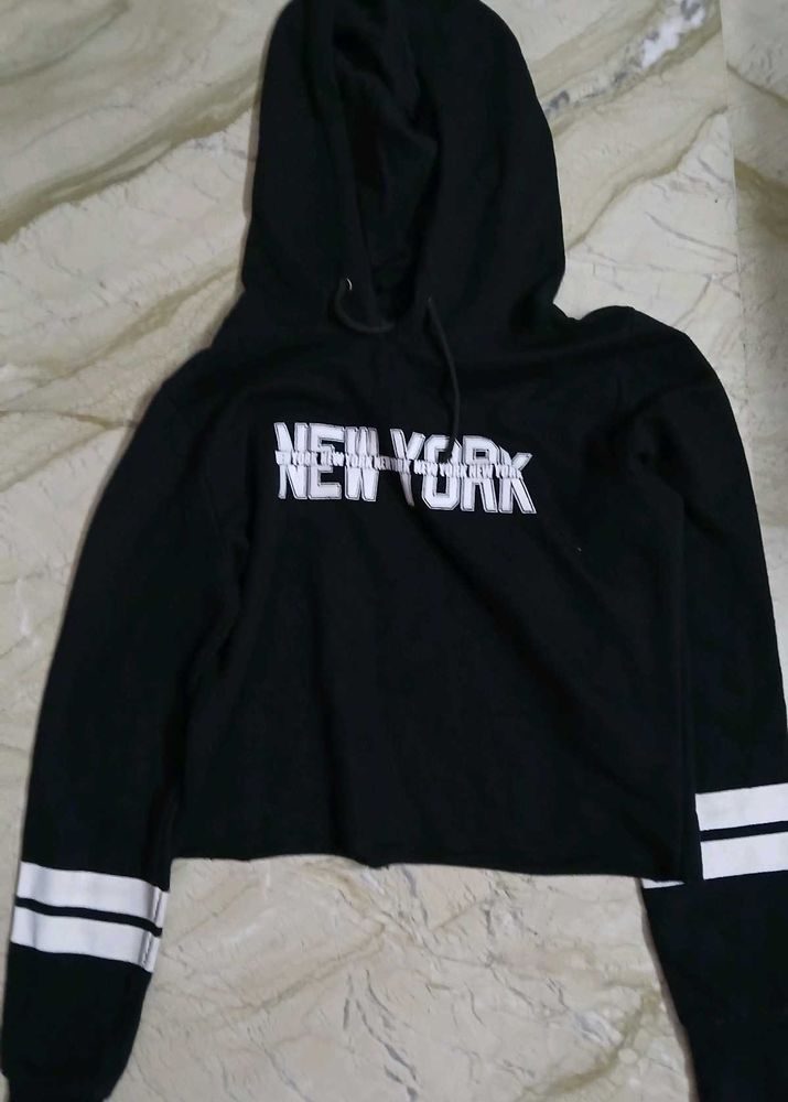Black "New York" Cropped Hoodie