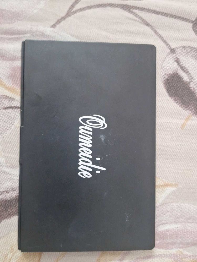 Qumierdie Makeup Palette