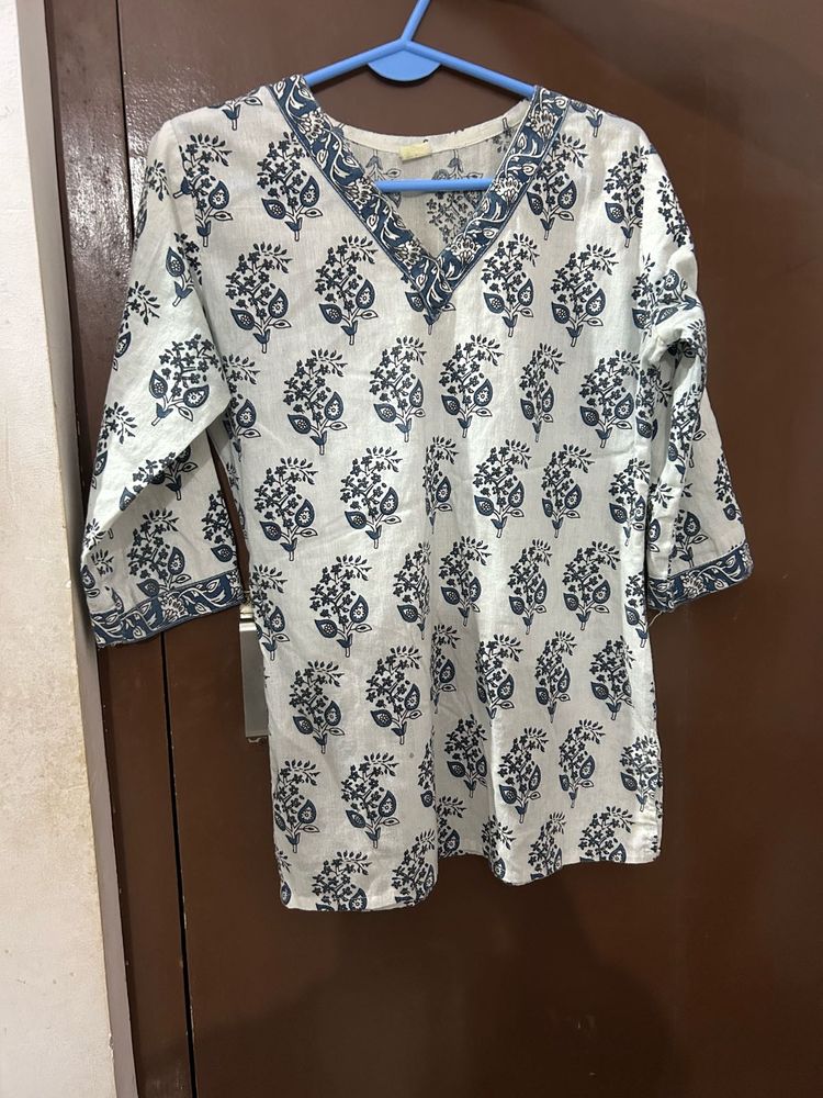 Stylish Blue Floral Print Kurta