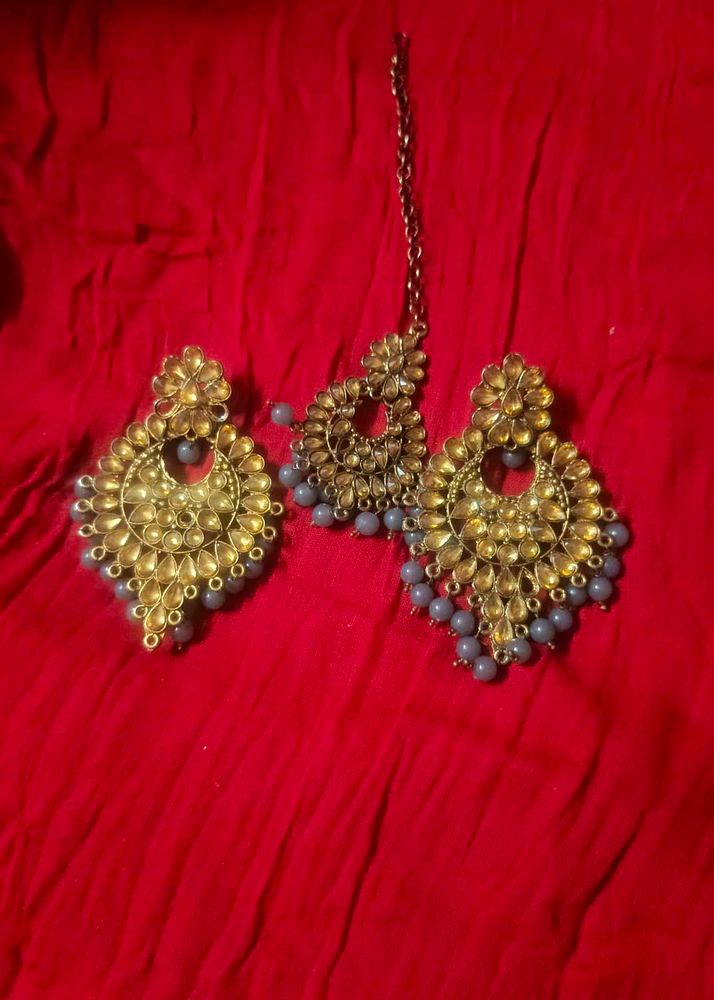 Stunning Kundan Maang Tikka &amp; Earrings Set