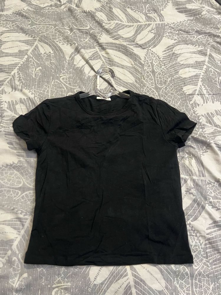Black Basic T-Shirt