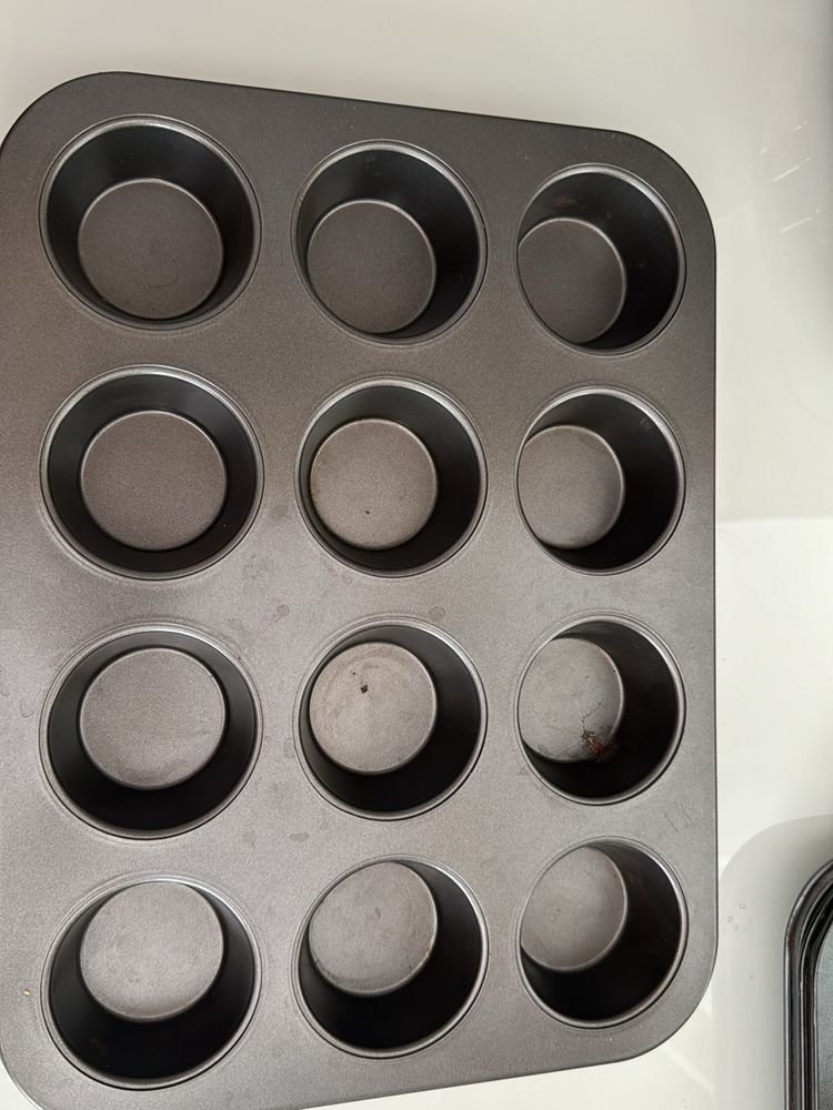 Non stick cupcake tin