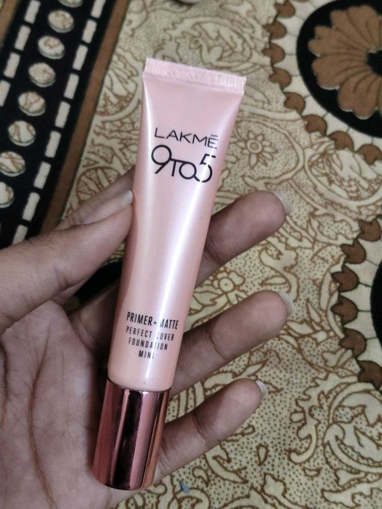 Lakme 9 to 5 Primer + Matte Foundation Mini