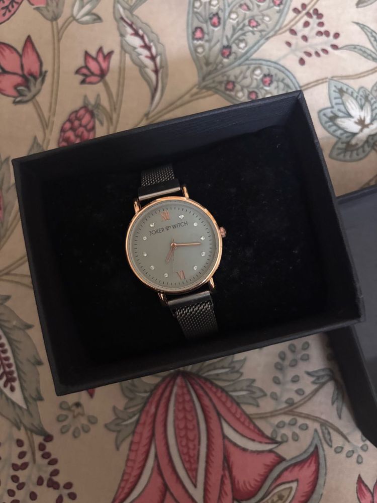 Elegant Rose Gold Tone Watch