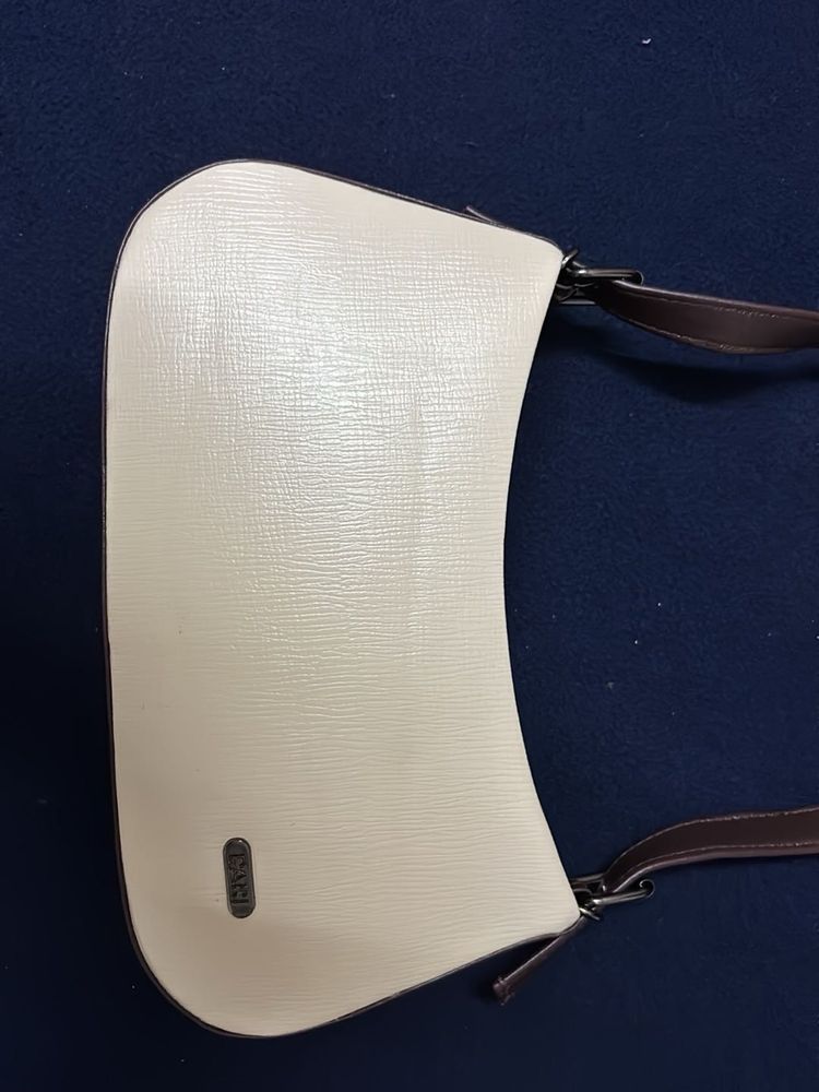 Chic Off-White Shoulder Bag