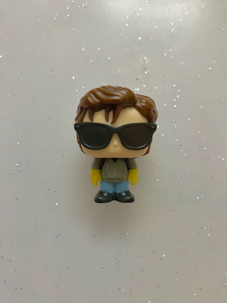 Steve l Kinder joy Stranger things
