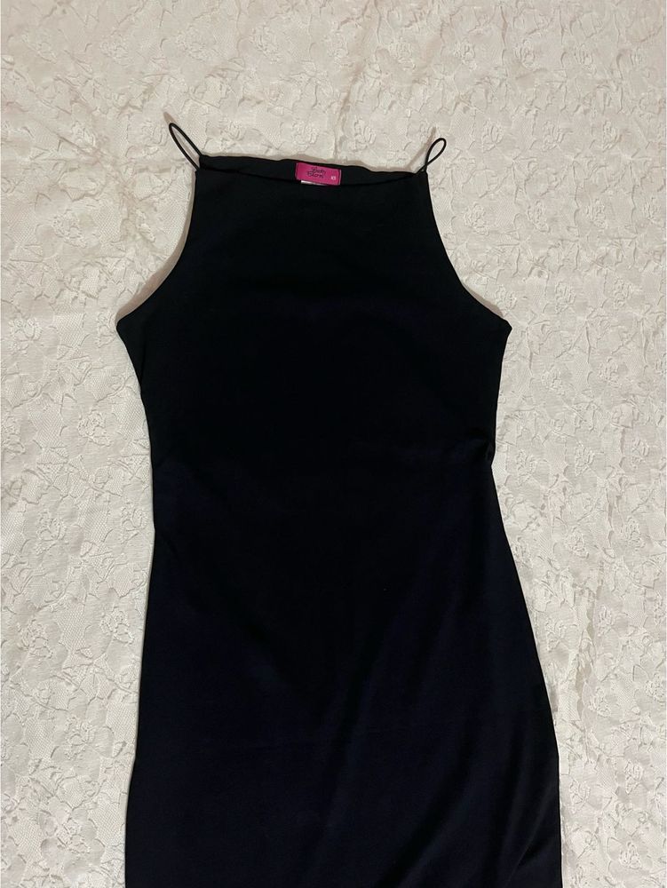Sleek Black bodycon Dress