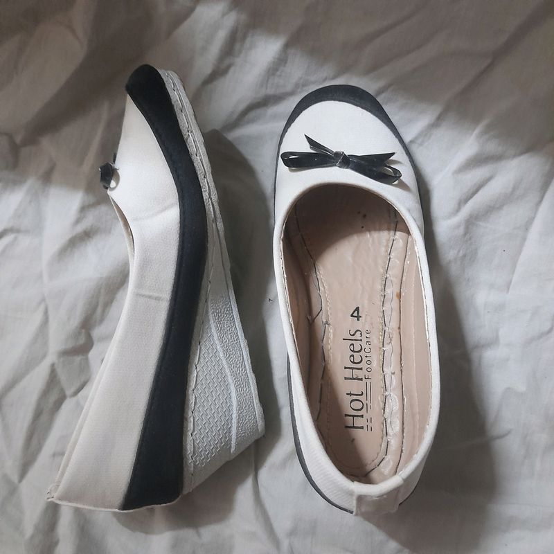 Plain Kawaii Korean Style Black &amp; White Pumps Bow