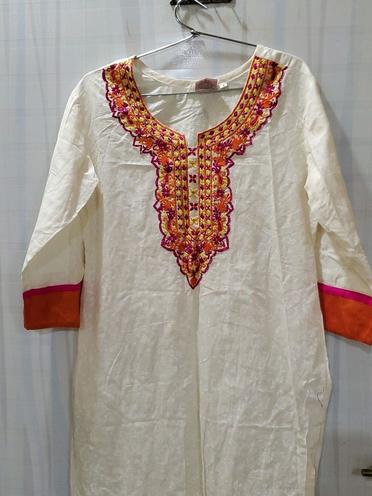 L size New Front Embroidery Kurta