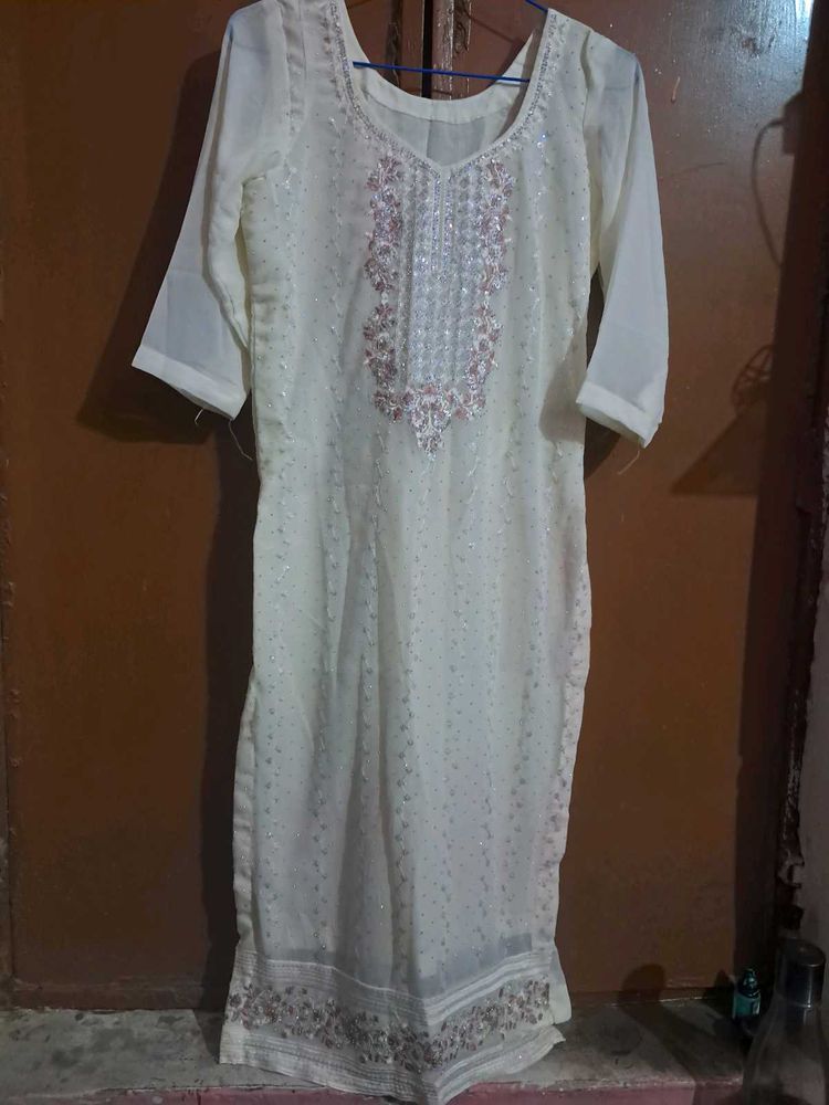 Elegant Cream Embroidered Kurta