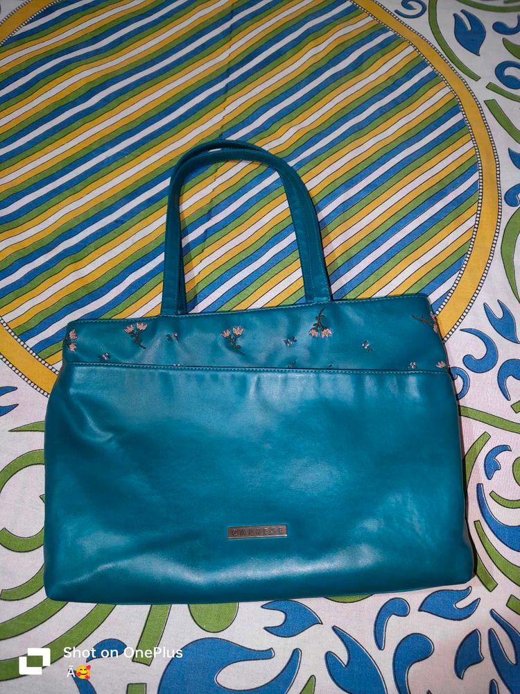 Caprese Shoulder Bag For Women 💐