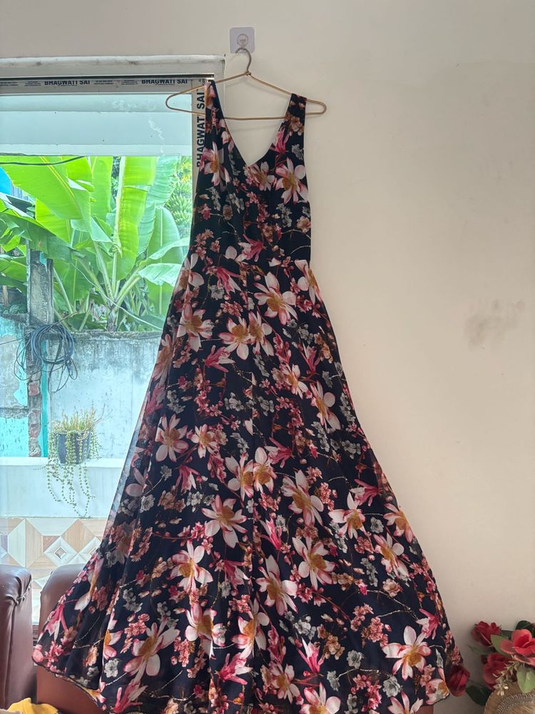 Floral Print V-Neck Maxi Dress