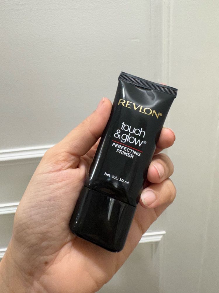 BRAND NEW! Revlon Touch &amp; Glow Primer - 30 ml