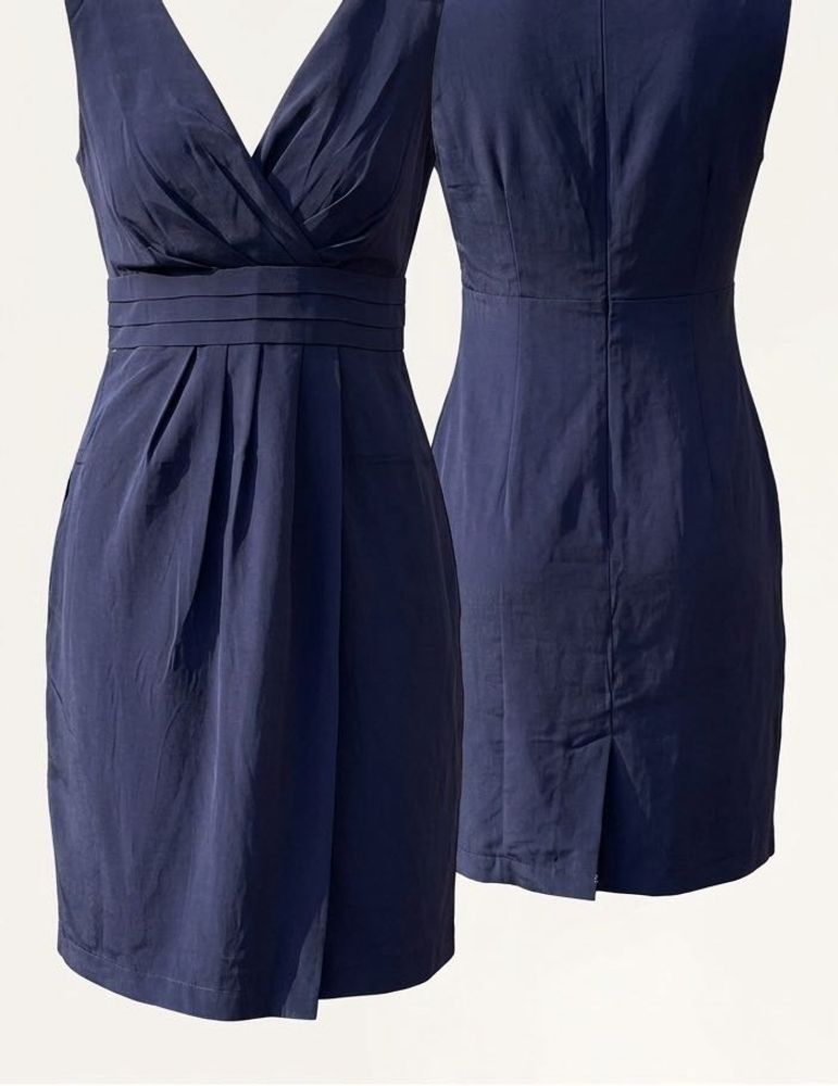 Elegant Navy Blue V-Neck Dress
