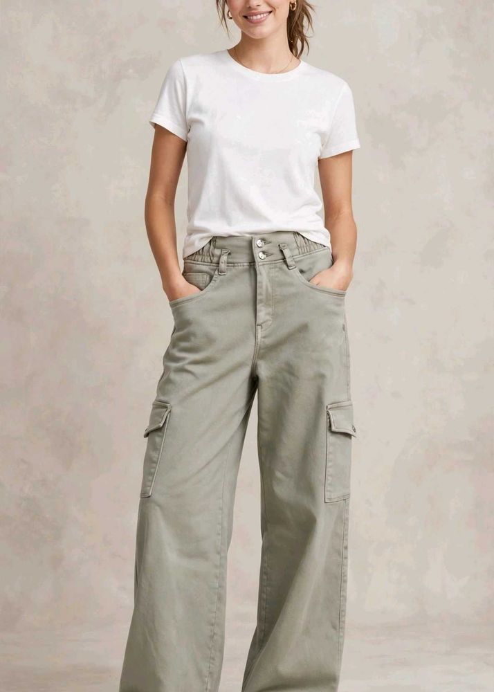 Women Stylish High-Waisted Cargo Pants
