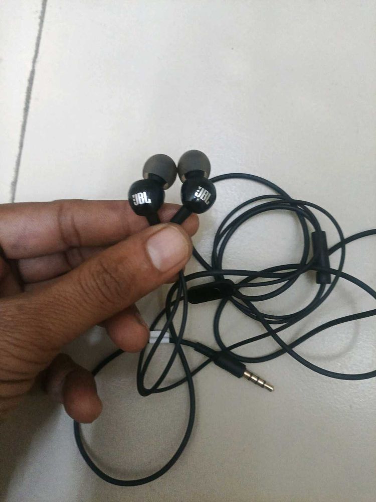 JBL Wired Earphones